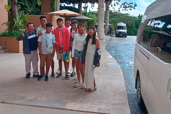 Toyota Hiace - Group Transportation Van